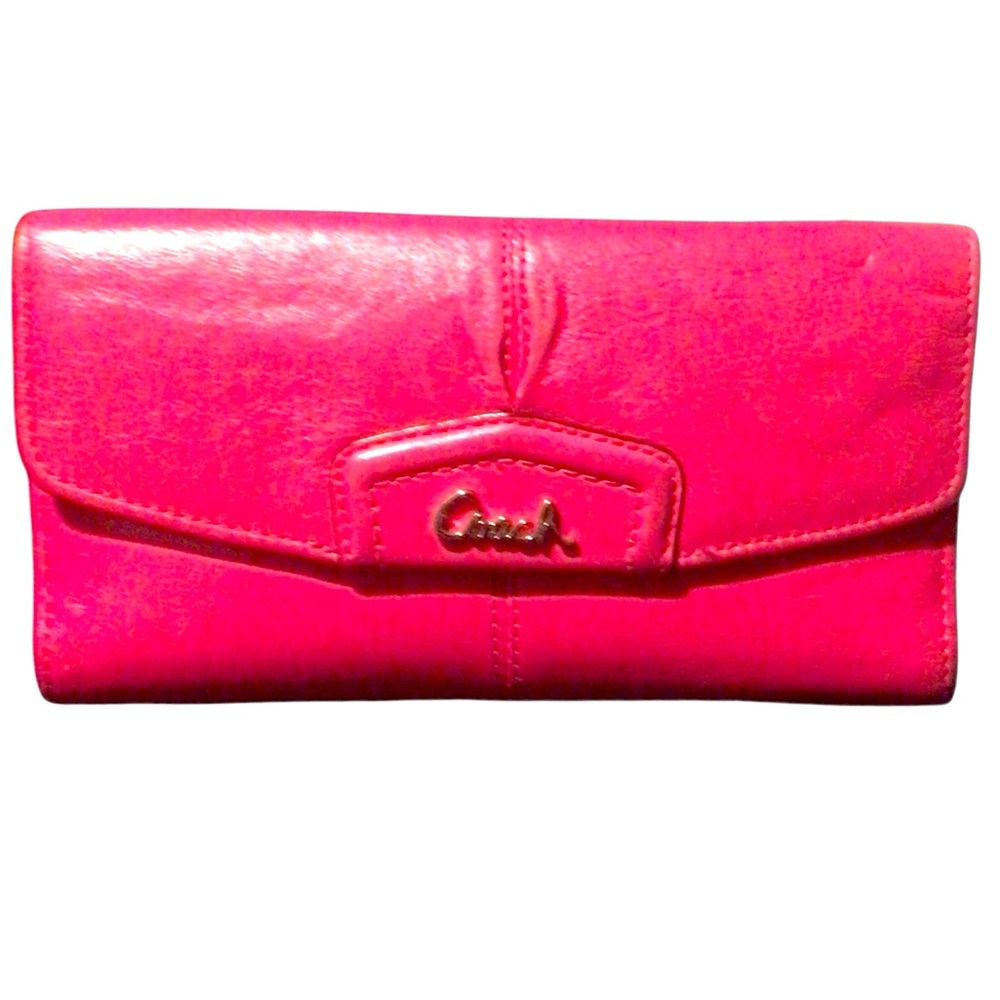 EUC Womens Coach Ashley,Pink Poppy leather Trifold wallet ,removable checkbook .